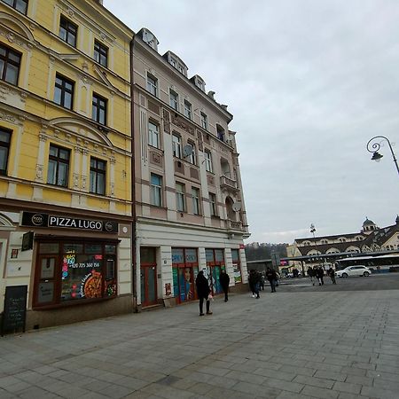 Family Apartment Kv Karlovy Vary Bagian luar foto