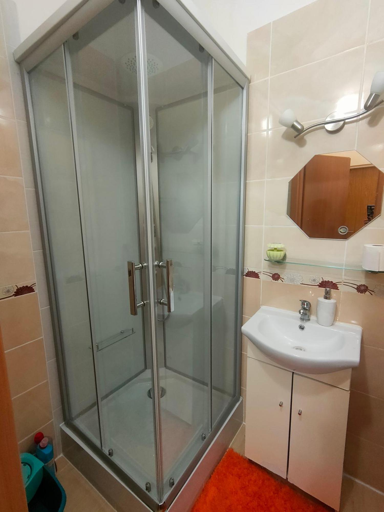 Family Apartment Kv Karlovy Vary Bagian luar foto