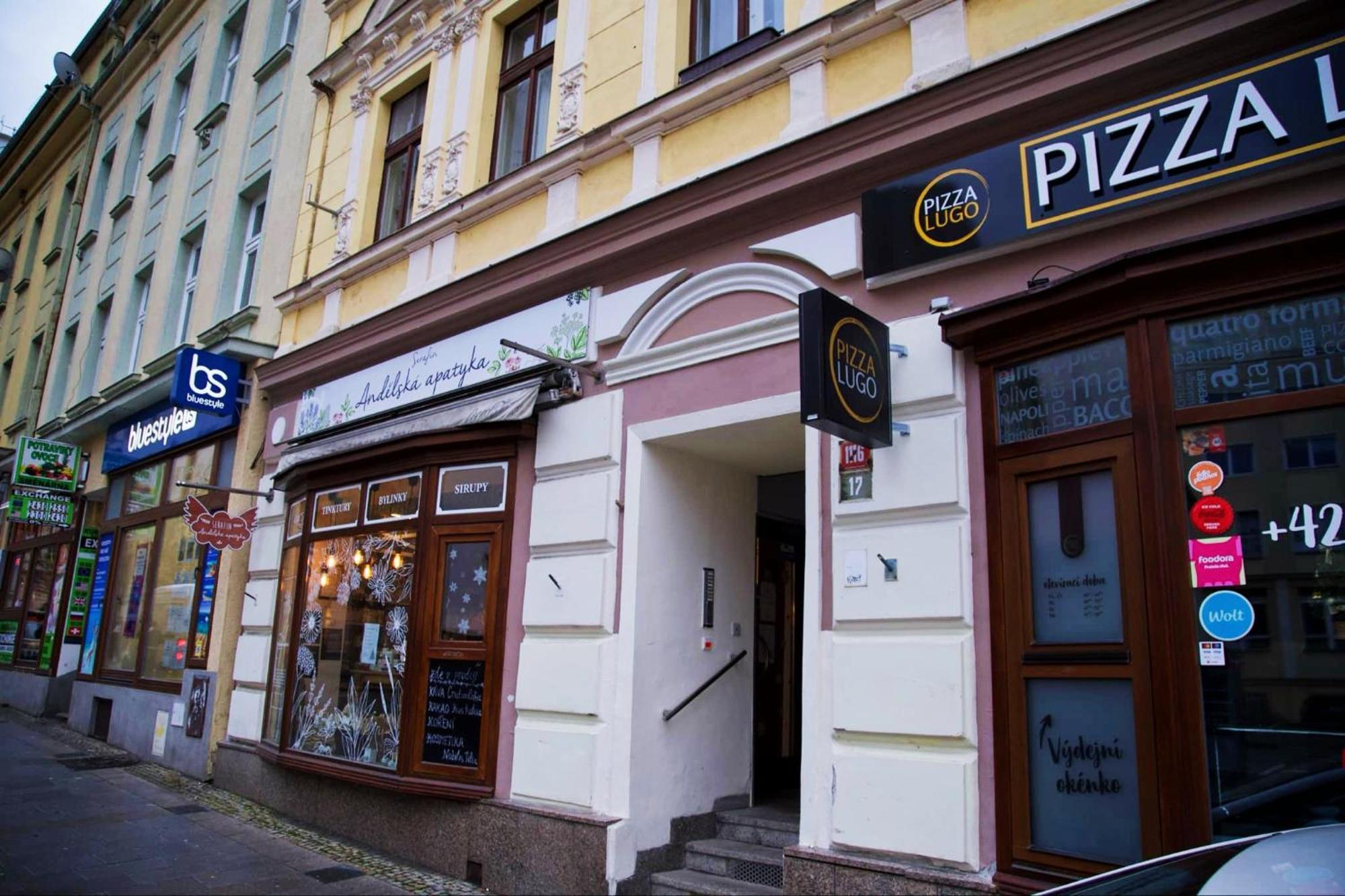 Family Apartment Kv Karlovy Vary Bagian luar foto